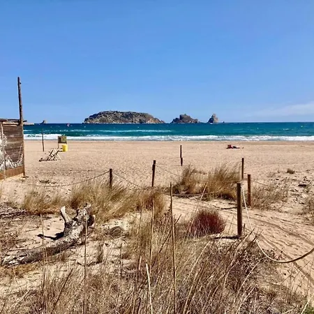 Near And Emporda Golf